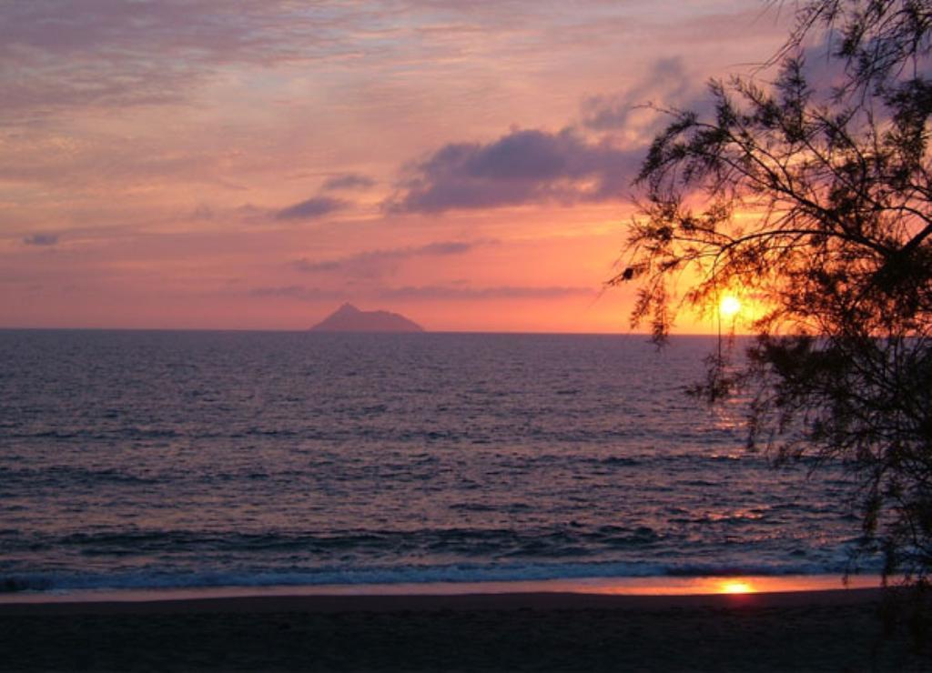 Villas Alexandros Petrino Kalamaki  Rum bild