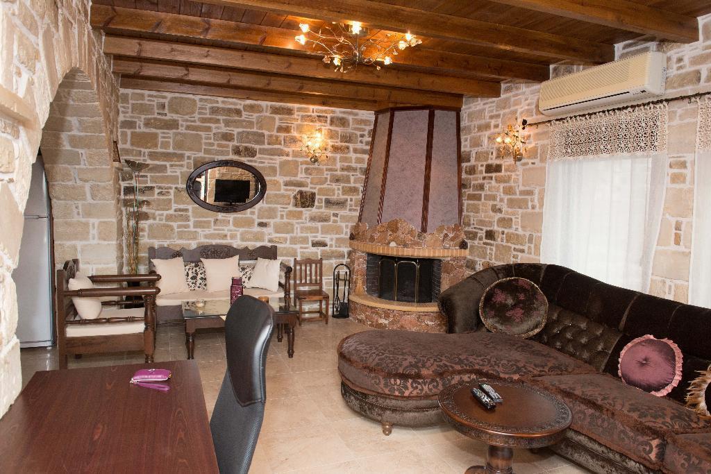 Villas Alexandros Petrino Kalamaki  Rum bild