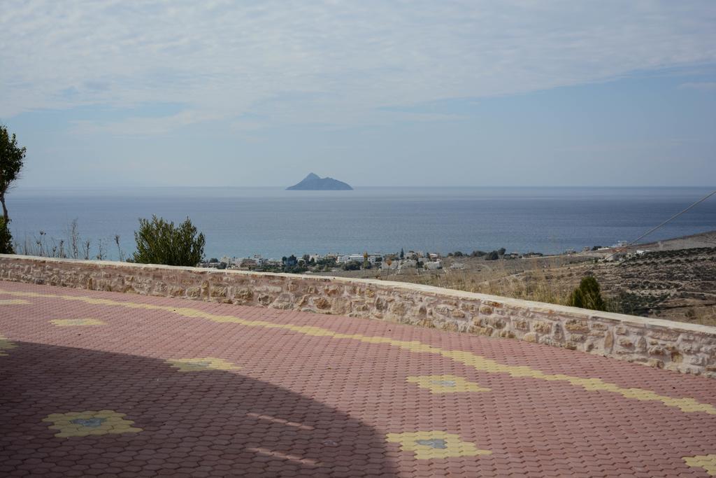 Villas Alexandros Petrino Kalamaki  Rum bild