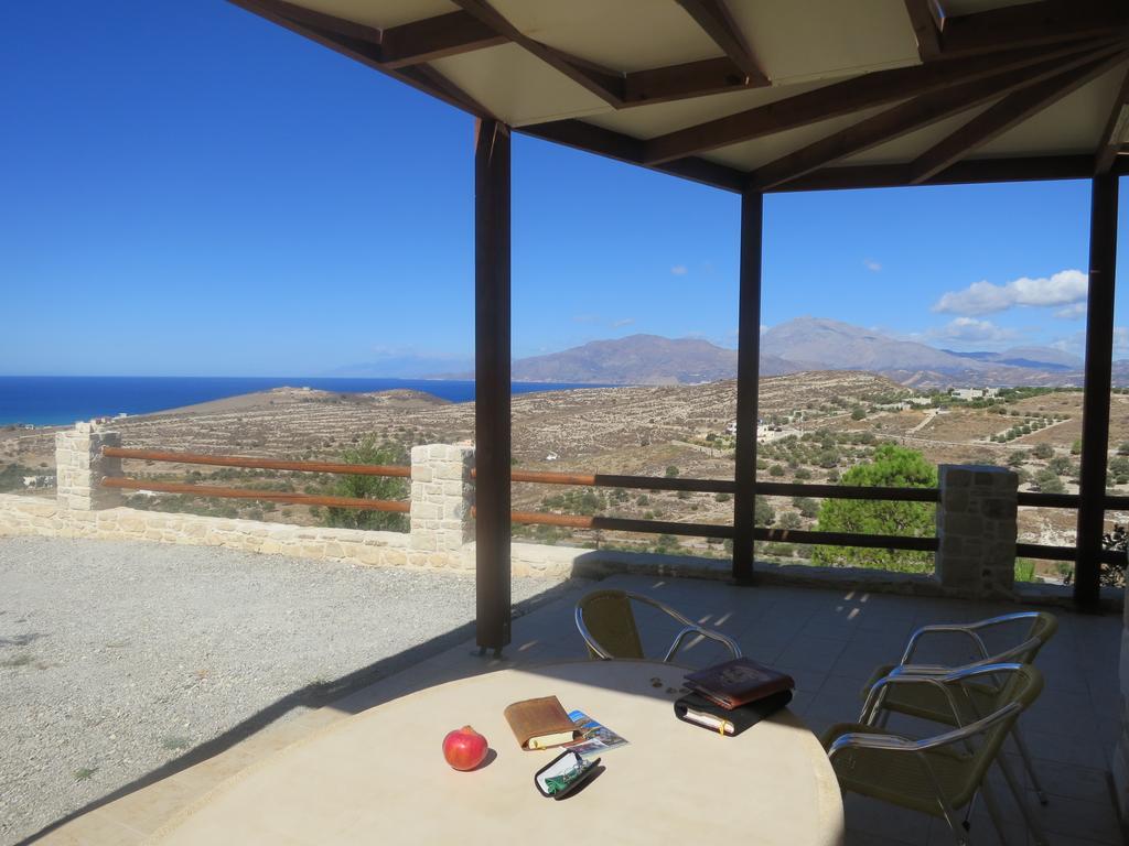 Villas Alexandros Petrino Kalamaki  Rum bild