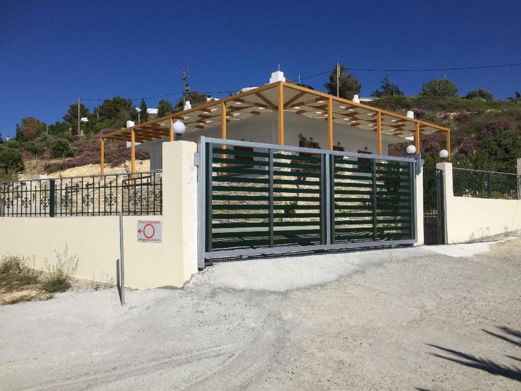 Villas Alexandros Petrino Kalamaki  Exteriör bild